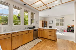 367 Spyglass Dr, Eugene, OR 97401 - Photo 15