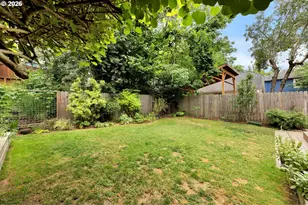 700 SE 61st Ave, Portland, OR 97215 - Photo 43