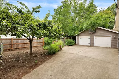 700 SE 61st Ave, Portland, OR 97215 - Photo 45
