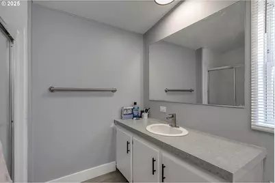 2000 Robins Ln SE #9, Salem, OR 97306 - Photo 17