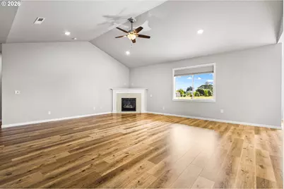 4722 Royal Dr, Albany, OR 97321 - Photo 5