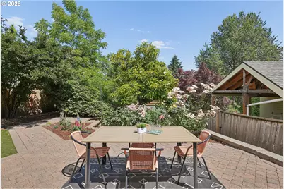 1717 SW Canby St, Portland, OR 97219 - Photo 17