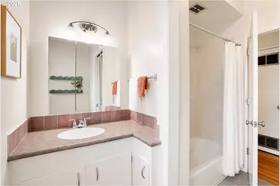1717 SW Canby St, Portland, OR 97219 - Photo 23