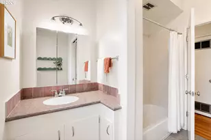1717 SW Canby St, Portland, OR 97219 - Photo 23