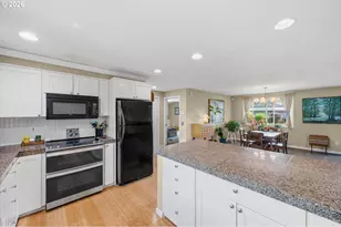 4828 SW 201st Ave, Beaverton, OR 97078 - Photo 23