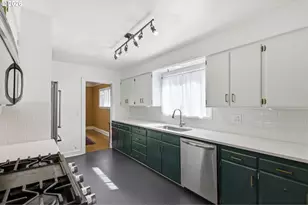 2154 N Webster St N, Portland, OR 97217 - Photo 9