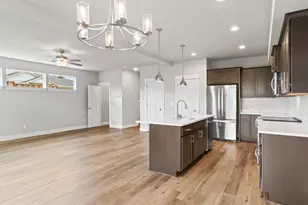 504 NE Trillium Dr, Estacada, OR 97023 - Photo 11