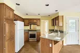 13417 Squire Dr, Oregon City, OR 97045 - Photo 7