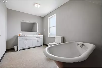 485 N Main St, Mount Angel, OR 97362 - Photo 25