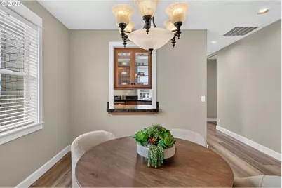 10258 SE Bristol Ct, Portland, OR 97086 - Photo 9