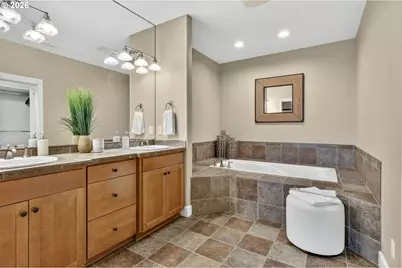 10258 SE Bristol Ct, Portland, OR 97086 - Photo 25