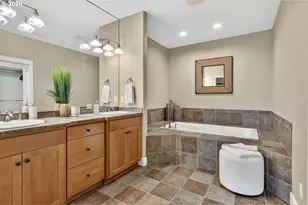 10258 SE Bristol Ct, Portland, OR 97086 - Photo 25