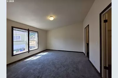 231 Owyhee Ln, Roseburg, OR 97471 - Photo 23