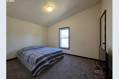 231 Owyhee Ln, Roseburg, OR 97471 - Photo 21