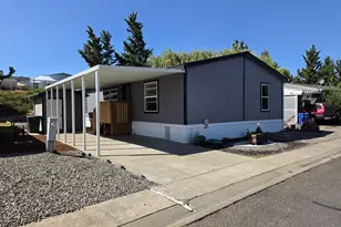 231 Owyhee Ln, Roseburg, OR 97471 - Photo 1