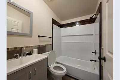 231 Owyhee Ln, Roseburg, OR 97471 - Photo 17