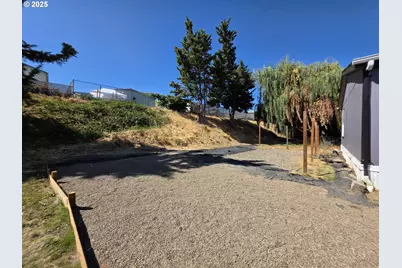 231 Owyhee Ln, Roseburg, OR 97471 - Photo 37