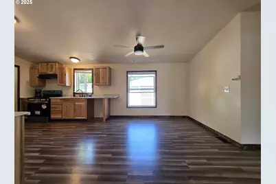 231 Owyhee Ln, Roseburg, OR 97471 - Photo 15