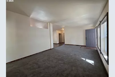 231 Owyhee Ln, Roseburg, OR 97471 - Photo 7