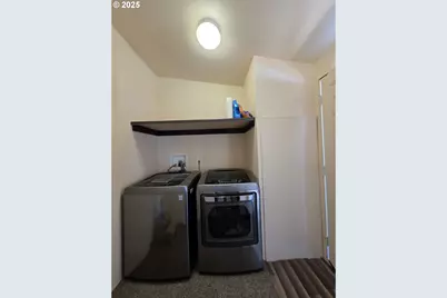 231 Owyhee Ln, Roseburg, OR 97471 - Photo 13