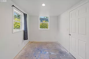 1375 SW Taylors Ferry Rd, Portland, OR 97219 - Photo 9