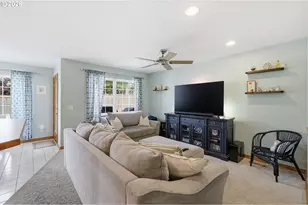705 S 68th Pl, Springfield, OR 97478 - Photo 21