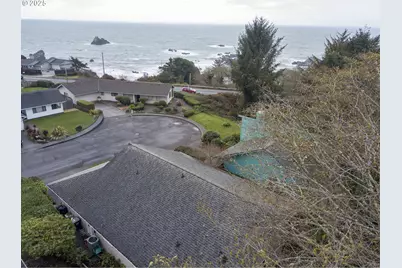 1405 View Ct, Brookings, OR 97415 - Photo 5