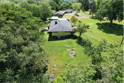 180 Ruckles Dr, Myrtle Creek, OR 97457 - Photo 35