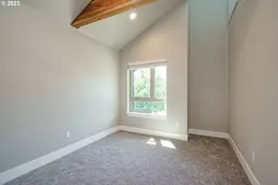302 N Bridgeton Rd, Portland, OR 97217 - Photo 9