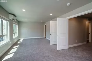 302 N Bridgeton Rd, Portland, OR 97217 - Photo 3