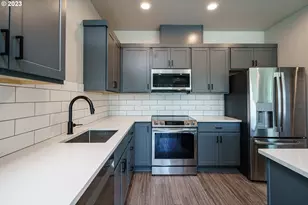 302 N Bridgeton Rd, Portland, OR 97217 - Photo 7