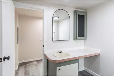 581 NE Alameda #37, Roseburg, OR 97470 - Photo 17