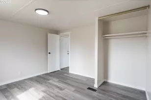 581 NE Alameda, Roseburg, OR 97470 - Photo 23