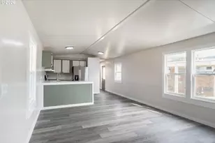 581 NE Alameda, Roseburg, OR 97470 - Photo 5