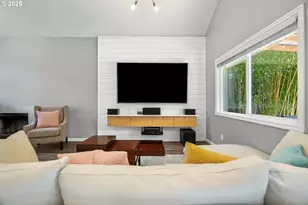 2418 SW Nebraska St, Portland, OR 97239 - Photo 7