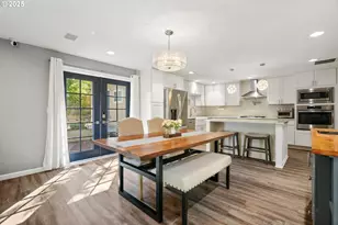 2418 SW Nebraska St, Portland, OR 97239 - Photo 9