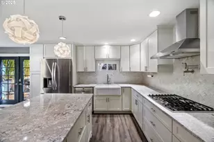 2418 SW Nebraska St, Portland, OR 97239 - Photo 13