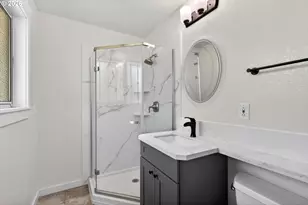 820 NE 168th Pl, Portland, OR 97230 - Photo 21