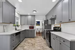 820 NE 168th Pl, Portland, OR 97230 - Photo 11