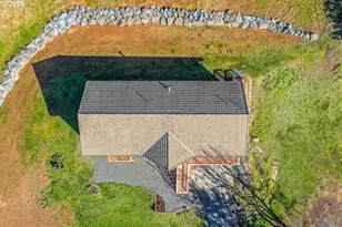 94263 Matheny Creek Ln, Myrtle Point, OR 97458 - Photo 9