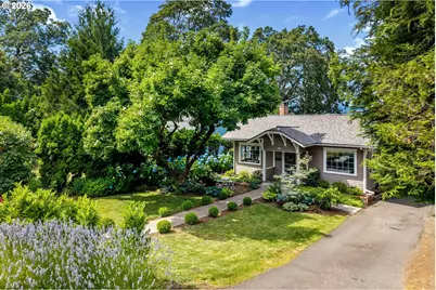 1204 State St, Hood River, OR 97031 - Photo 3