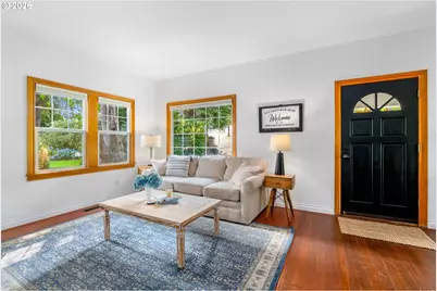 1204 State St, Hood River, OR 97031 - Photo 9