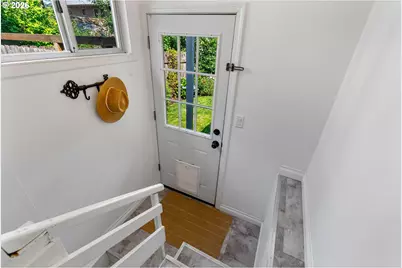1204 State St, Hood River, OR 97031 - Photo 33