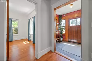 918 C St, Springfield, OR 97477 - Photo 23