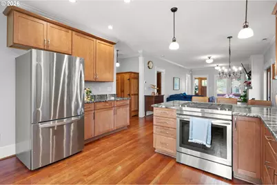 918 C St, Springfield, OR 97477 - Photo 17