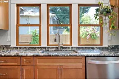 918 C St, Springfield, OR 97477 - Photo 15