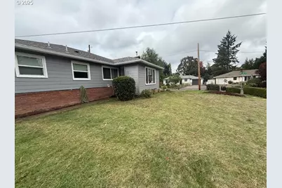 111 SE Anne St, McMinnville, OR 97128 - Photo 9
