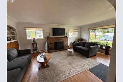 111 SE Anne St, McMinnville, OR 97128 - Photo 11