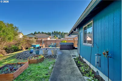 2 Park Village Dr, Florence, OR 97439 - Photo 33