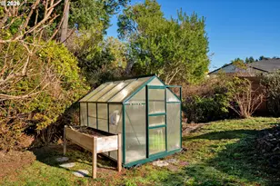 2 Park Village Dr, Florence, OR 97439 - Photo 37